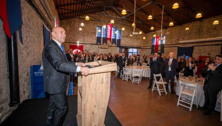 İzmir Büyükşehir Belediye Başkanı Tunç Soyer, Yönetim Kadrolarıyla Bir Araya Geldi