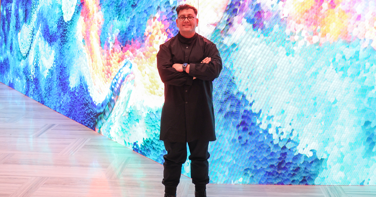 Özel resepsiyonla sergilendi