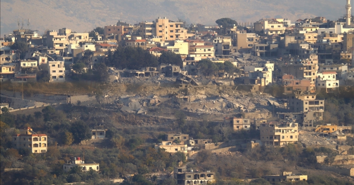 Lübnan’ın güneyinde İsrail’in çekildiği beldeden çıkarılan cesetlerin sayısı 17’ye çıktı