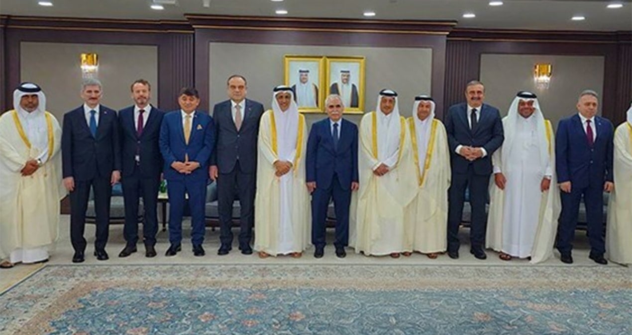 AYM Başkanı ve beraberindeki heyet, Katar’a gitti