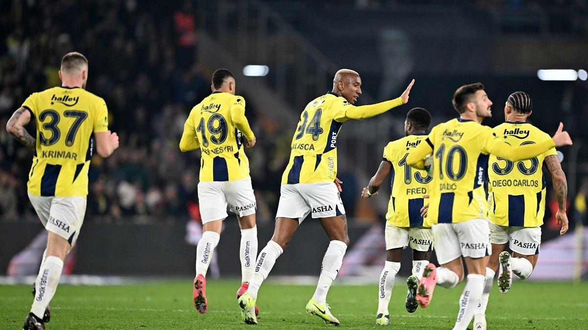 Fenerbahçe 3-2 Çaykur Rizespor Maç Özeti | Kadıköy’de unutulmaz mücadele! Kırmızı kartlar, penaltı…