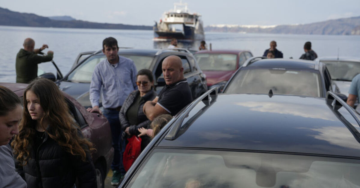 Santorini’deki depremler, halk ve turistler arasında paniğe yol açtı