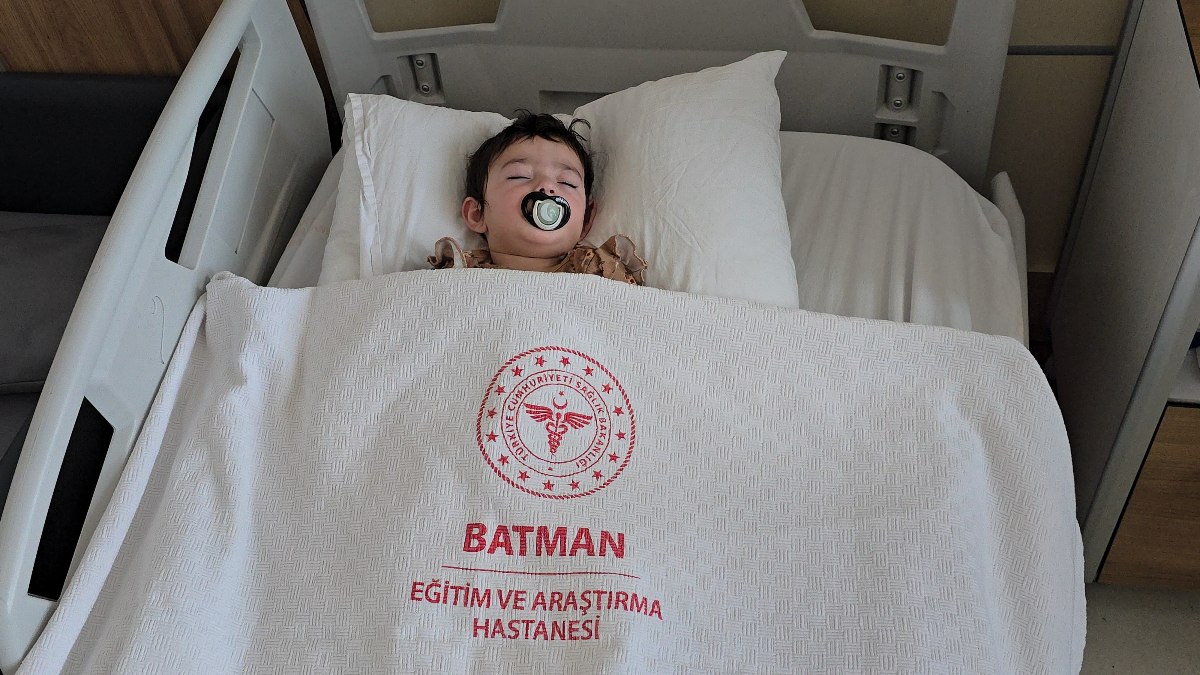 Batman’da 9 aylık bebek ‘Heimlich Manevrası’ ile hayata tutundu